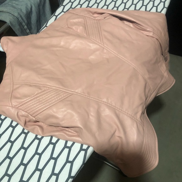Nude pink leather jacket - Picture 4 of 4